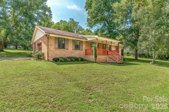 27 Windy Acres Drive, Fairview, NC 28730