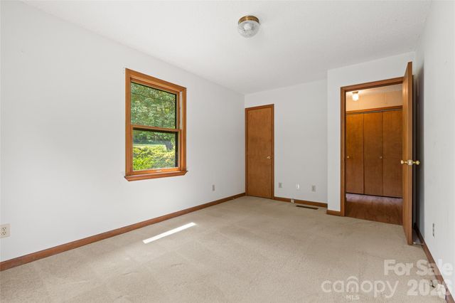 27 Windy Acres Drive, Fairview, NC 28730