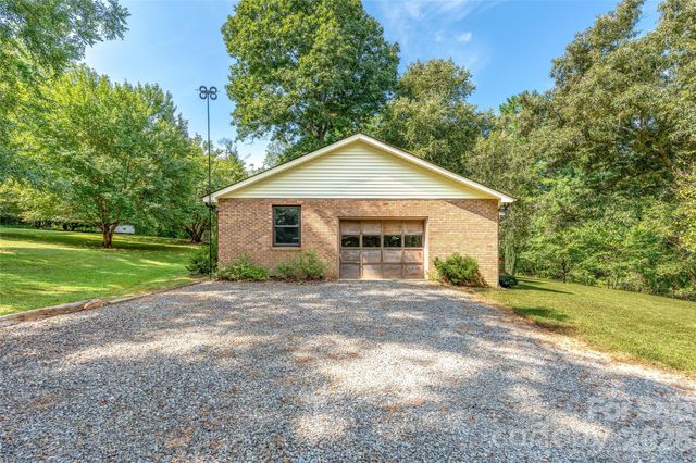 27 Windy Acres Drive, Fairview, NC 28730