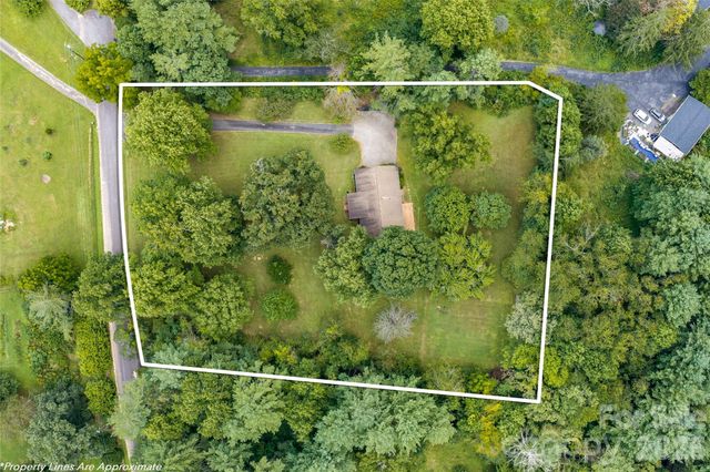 27 Windy Acres Drive, Fairview, NC 28730