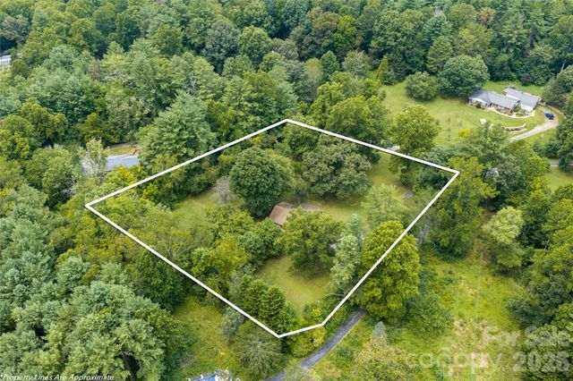 27 Windy Acres Drive, Fairview, NC 28730