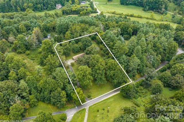 27 Windy Acres Drive, Fairview, NC 28730