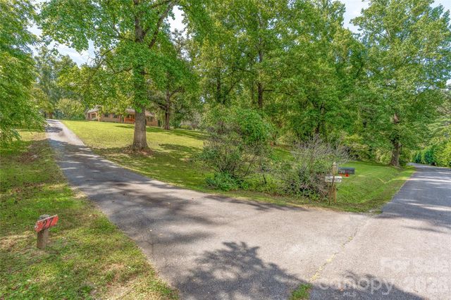 27 Windy Acres Drive, Fairview, NC 28730