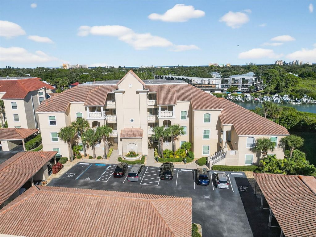 Image 2 of property listing at 434 BOUCHELLE DRIVE 304, New Smyrna Beach, FL 32169