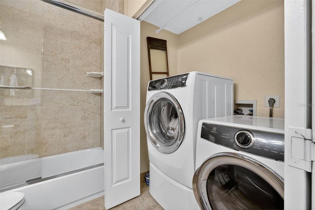 Image 24 of property listing at 434 BOUCHELLE DRIVE 304, New Smyrna Beach, FL 32169