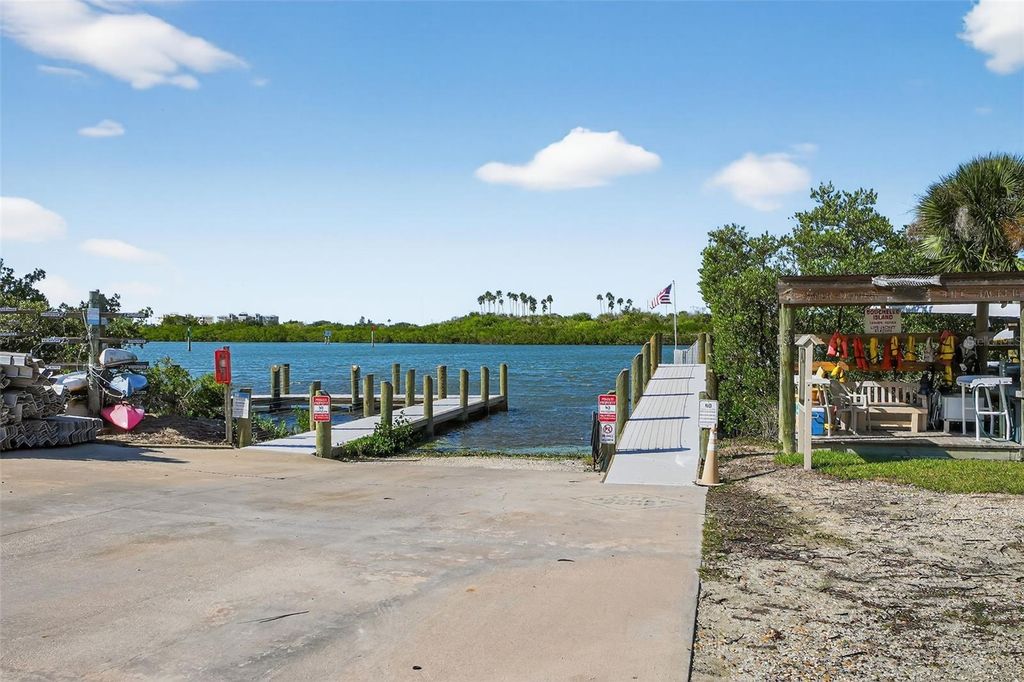Image 41 of property listing at 434 BOUCHELLE DRIVE 304, New Smyrna Beach, FL 32169