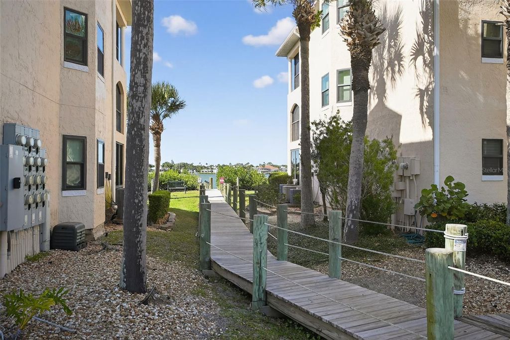 Image 43 of property listing at 434 BOUCHELLE DRIVE 304, New Smyrna Beach, FL 32169