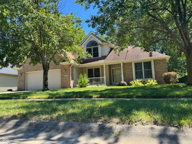 2055 Pinewood Drive, Columbus, IN 47203