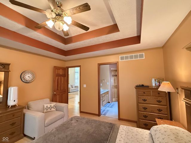 2055 Pinewood Drive, Columbus, IN 47203