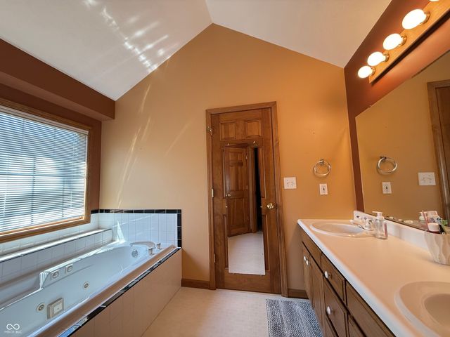 2055 Pinewood Drive, Columbus, IN 47203