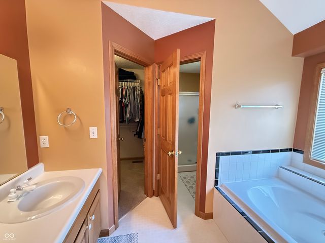 2055 Pinewood Drive, Columbus, IN 47203