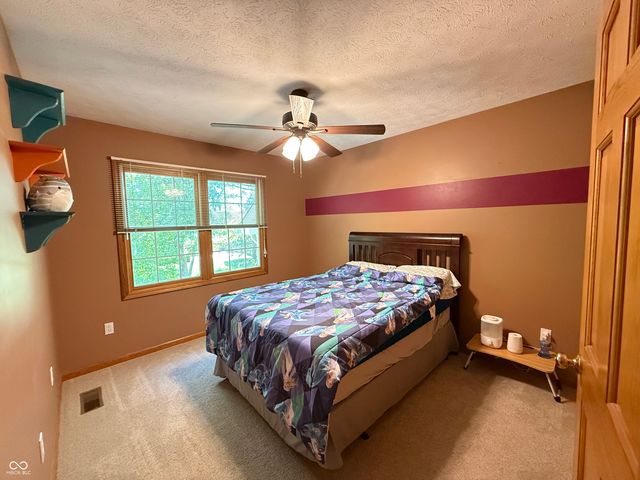 2055 Pinewood Drive, Columbus, IN 47203