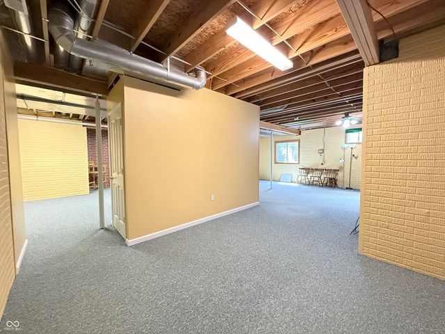 2055 Pinewood Drive, Columbus, IN 47203