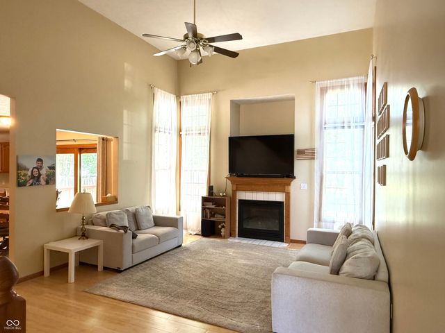 2055 Pinewood Drive, Columbus, IN 47203