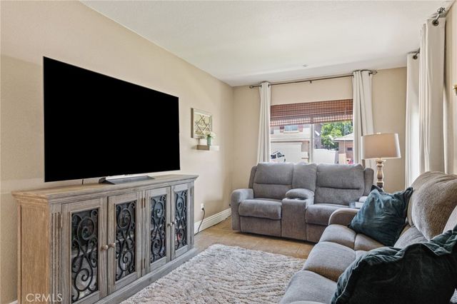 7615 Canberra Way, Riverside, CA 92508