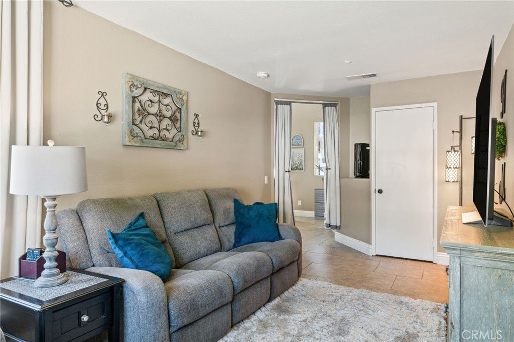 Image 14 of property listing at 7615 Canberra Way, Riverside, CA 92508