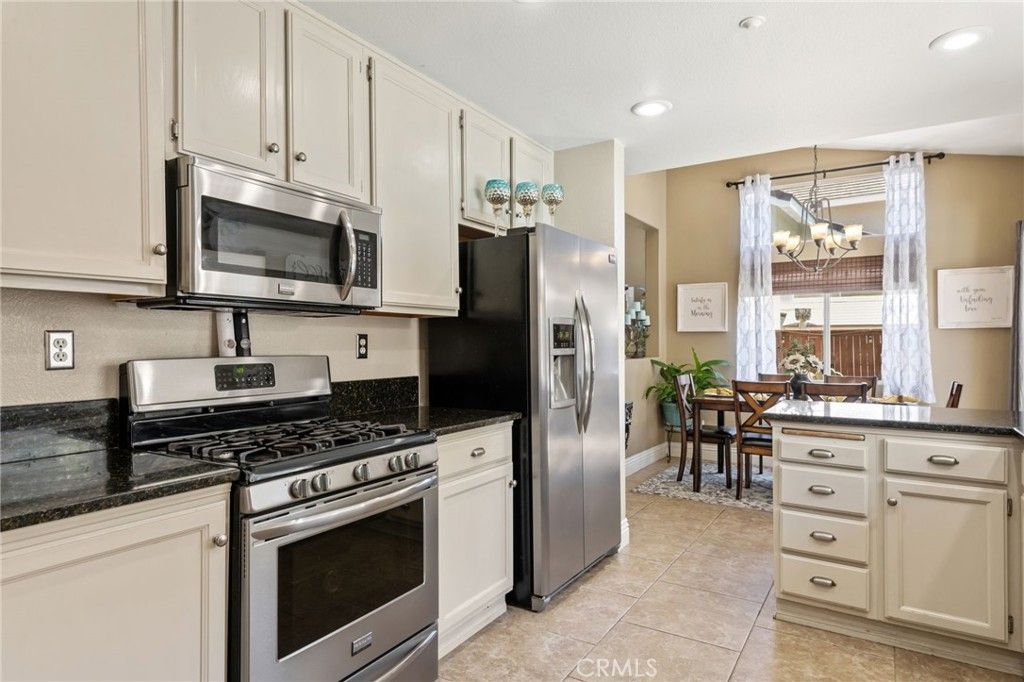Image 9 of property listing at 7615 Canberra Way, Riverside, CA 92508