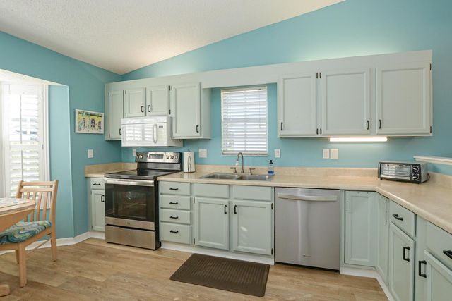 4064 Gator Trace Road, Fort Pierce, FL 34982