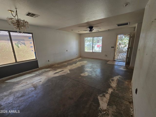 833 E PIMA Avenue, Apache Junction, AZ 85119