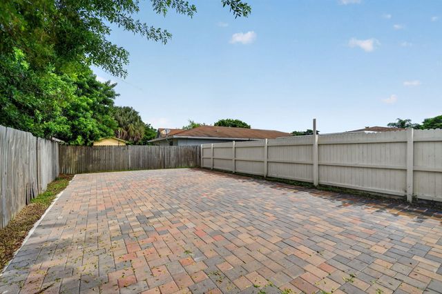 603 N Broadway, Lantana, FL 33462