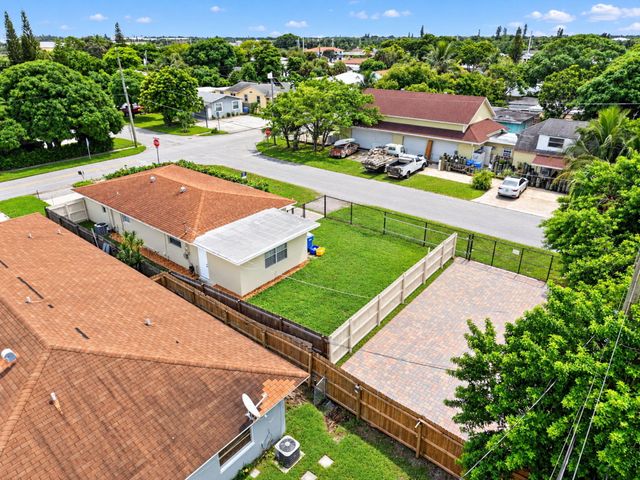 603 N Broadway, Lantana, FL 33462