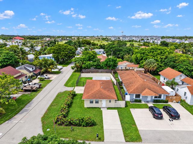 603 N Broadway, Lantana, FL 33462