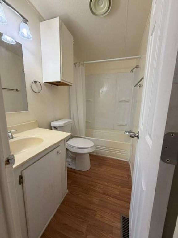 Image 10 of property listing at 8330 Pine Lane, Grape Creek, TX 76901