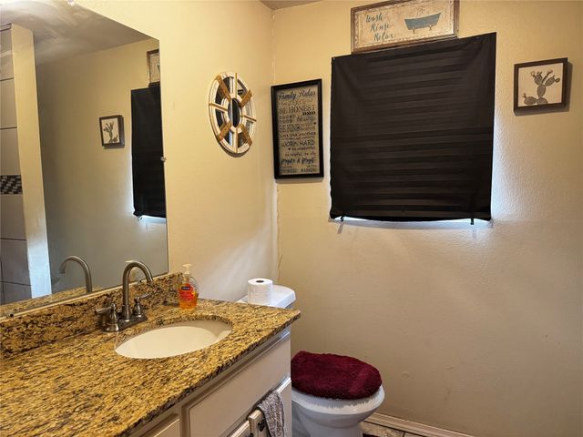 108 N Ellis Ave Avenue, Mt Pleasant, TX 75455