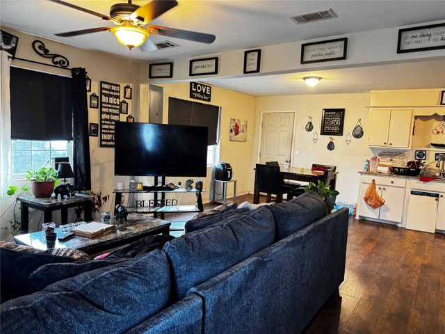 108 N Ellis Ave Avenue, Mt Pleasant, TX 75455