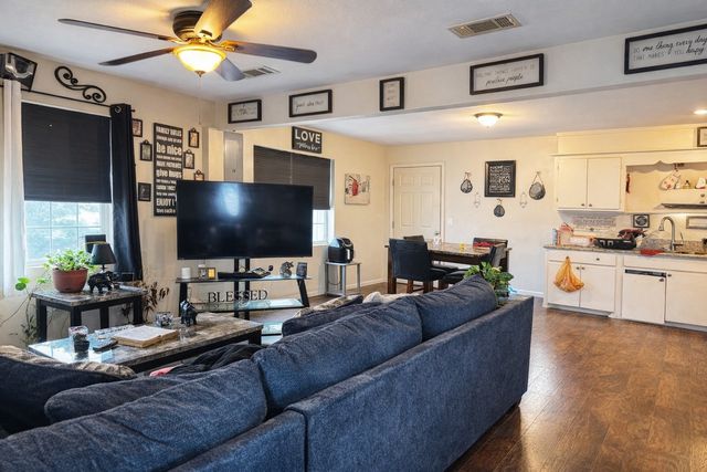 108 N Ellis Ave Avenue, Mt Pleasant, TX 75455