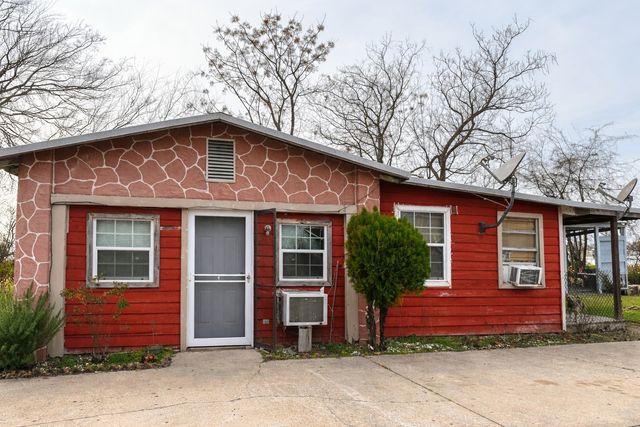 108 N Ellis Ave Avenue, Mt Pleasant, TX 75455