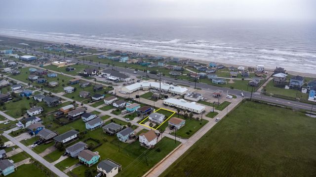 16721 Edward Teach Road, Jamaica Beach, TX 77554