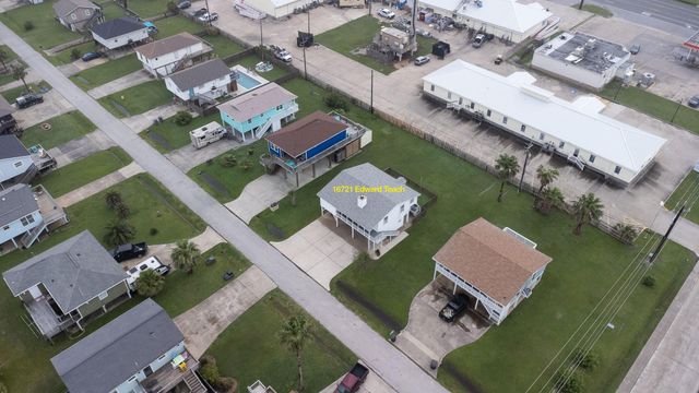 16721 Edward Teach Road, Jamaica Beach, TX 77554