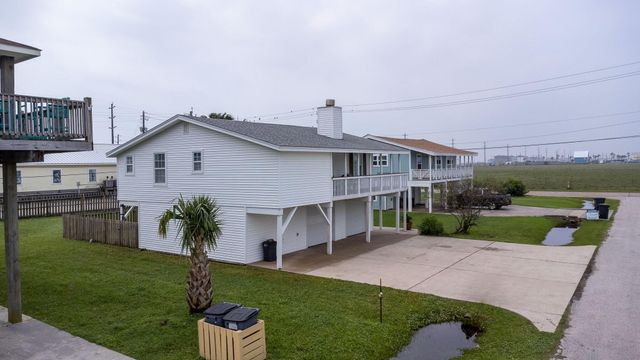 16721 Edward Teach Road, Jamaica Beach, TX 77554