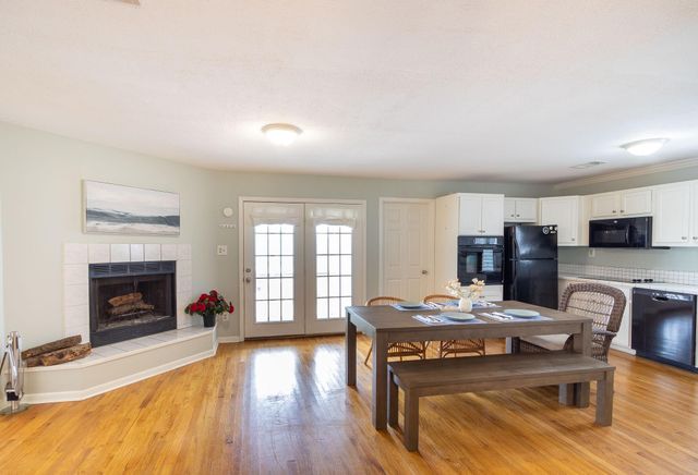 16721 Edward Teach Road, Jamaica Beach, TX 77554