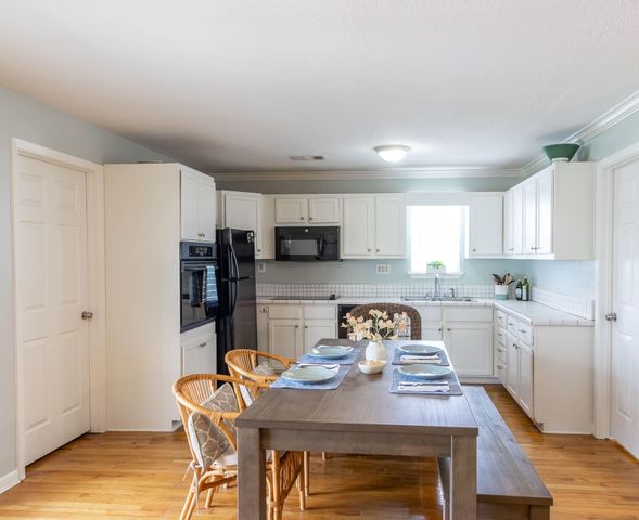 16721 Edward Teach Road, Jamaica Beach, TX 77554