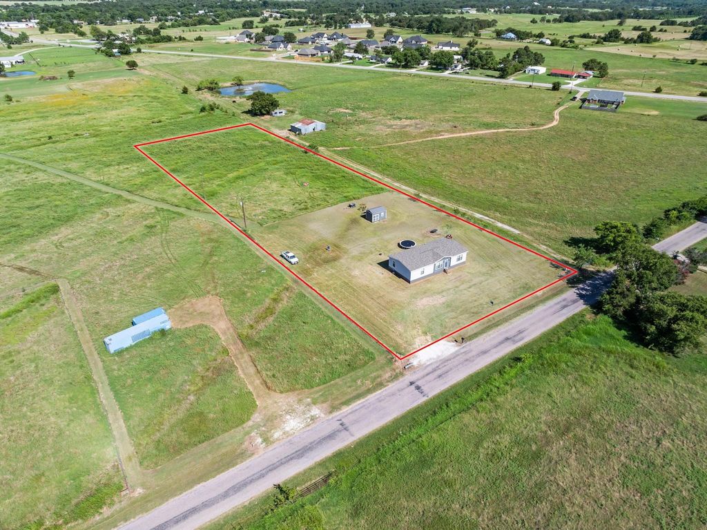 184 Kirby Street, Callisburg, TX 76240