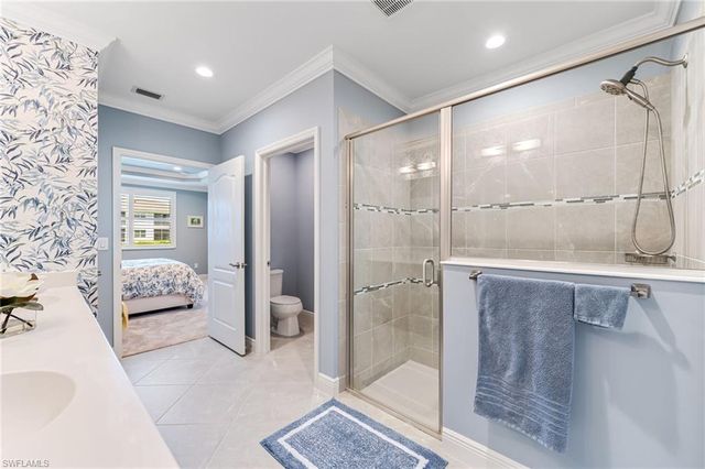 6948 Avalon CIR # 604, Naples, FL 34112