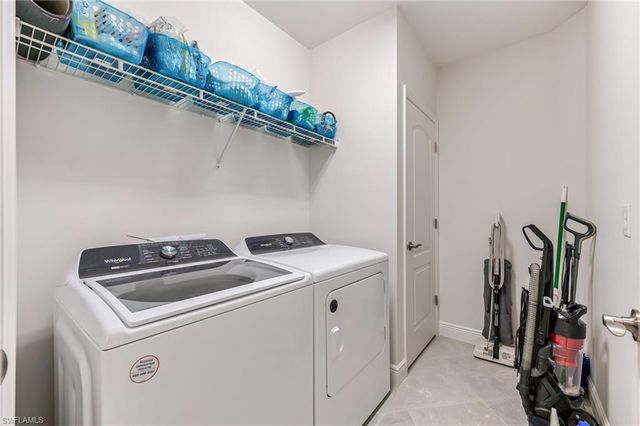 6948 Avalon CIR # 604, Naples, FL 34112