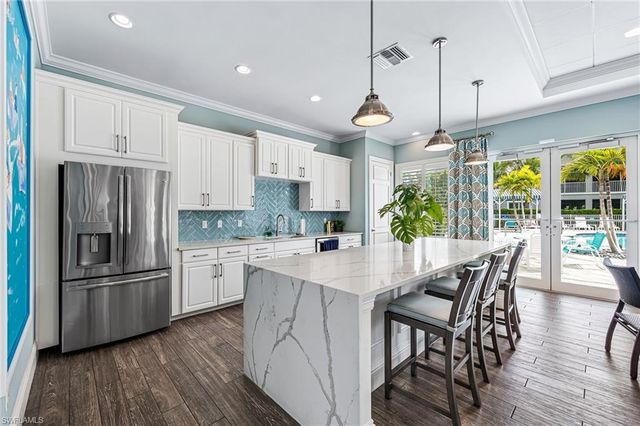 6948 Avalon CIR # 604, Naples, FL 34112