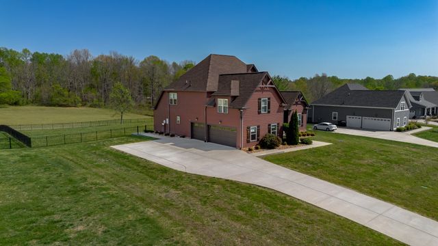 3053 Wedgewood Dr, Greenbrier, TN 37073