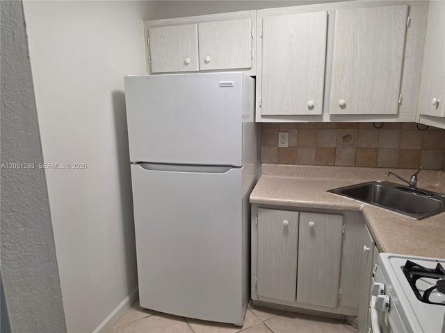 20210 NE 2nd Avenue V30, Miami Gardens, FL 33179