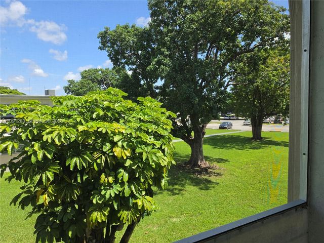 20210 NE 2nd Avenue V30, Miami Gardens, FL 33179