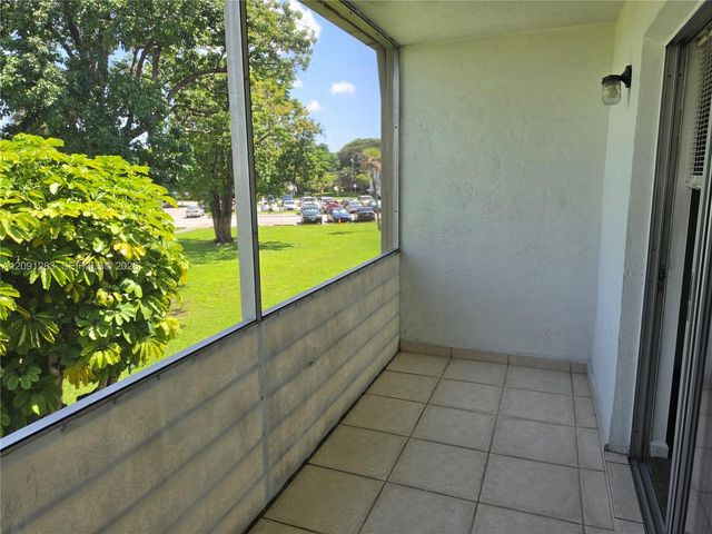 20210 NE 2nd Avenue V30, Miami Gardens, FL 33179