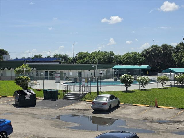 20210 NE 2nd Avenue V30, Miami Gardens, FL 33179