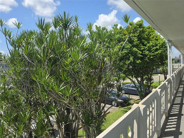 20210 NE 2nd Avenue V30, Miami Gardens, FL 33179