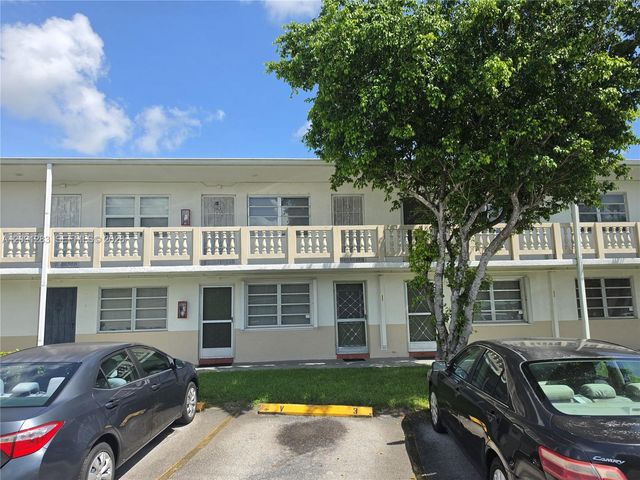 20210 NE 2nd Avenue V30, Miami Gardens, FL 33179