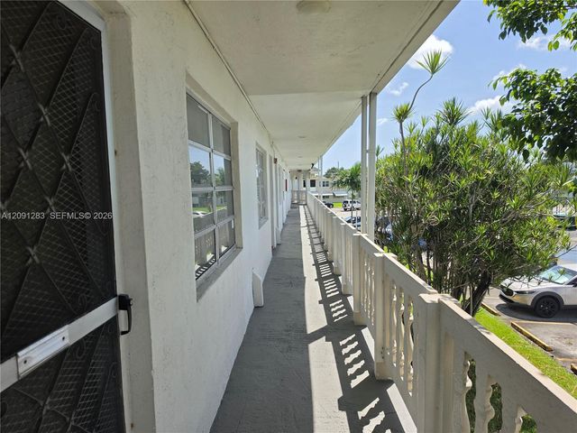 20210 NE 2nd Avenue V30, Miami Gardens, FL 33179