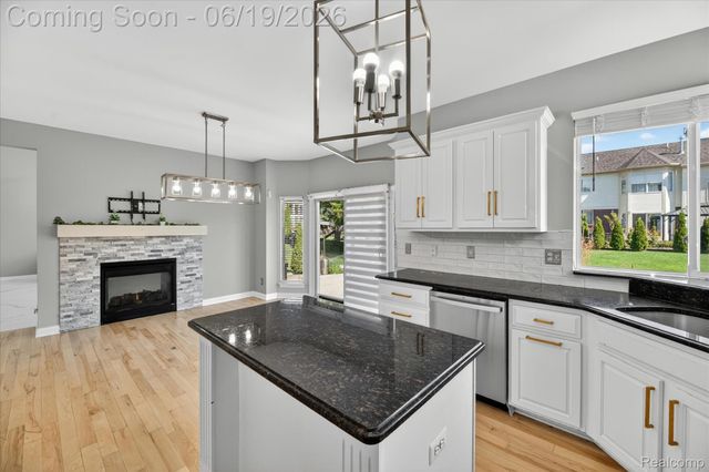 6827 Blackwell, Shelby Charter Township, MI 48317