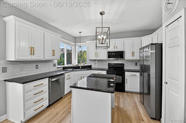 6827 Blackwell, Shelby Charter Township, MI 48317